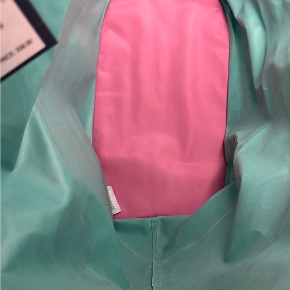 NWT Vineyard Vines Sea Turtle Tote with Pink Accents - Picture 4 of 7